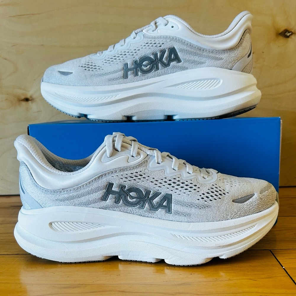 HOKA BONDI 9 in a Women’s size 8 Medium in Stardust Silver!